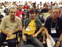 O Professor Ricardo Plaza e os alunos Gabriel e Gilberto momentos antes do início do Show da Física