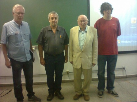 Professores da banca Otaviano Ricardo e Iuda, e Pedro Vinicius Guillaumon após obter o título de mestre