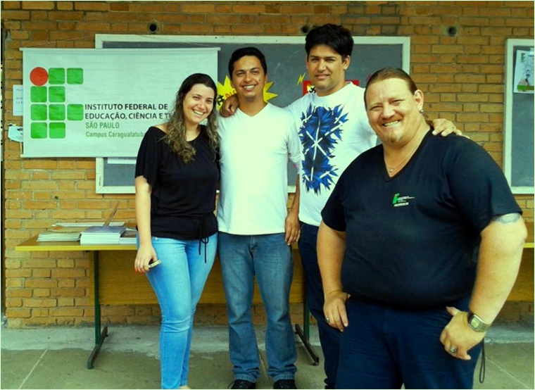 A servidora Sheyla e os professores Cesar, Renilson e Ernesto