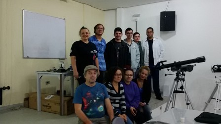 Professores Ricardo Plaza e Sibele com bolsistas que organizaram as atividades da tarde