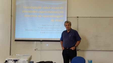 Apresentação do professor Ricardo Plaza de trabalho escrito em coautoria com a estudante Adriana de Andrade