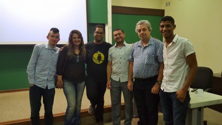 Estudantes do IFSP-Caraguatatuba com professores Clayton e Ricardo