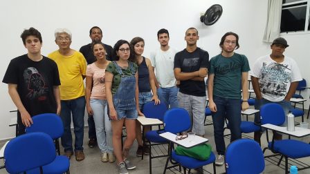 Estudantes de Licenciatura em Física do IFSP-Caraguatatuba durante as atividades de recepção
