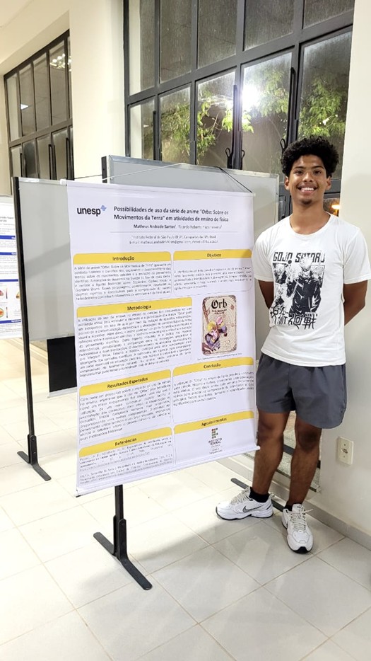 Imagem 10 Matheus Andrade Santos junto ao seu pôster