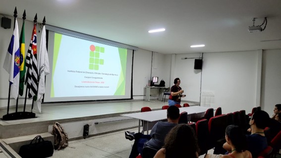 Imagem 5 Professora Larissa Siqueira
