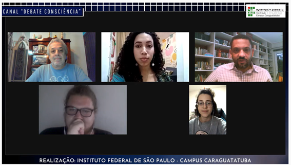 Imagem 3 - Professor Ricardo, Beatriz, professor Adelino, Giovanni e Bruna