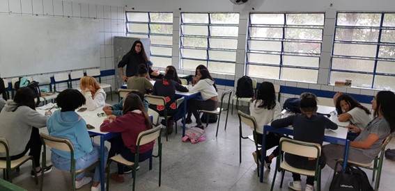 Imagem 3 – Alunas da Escola Nair durante a oficina