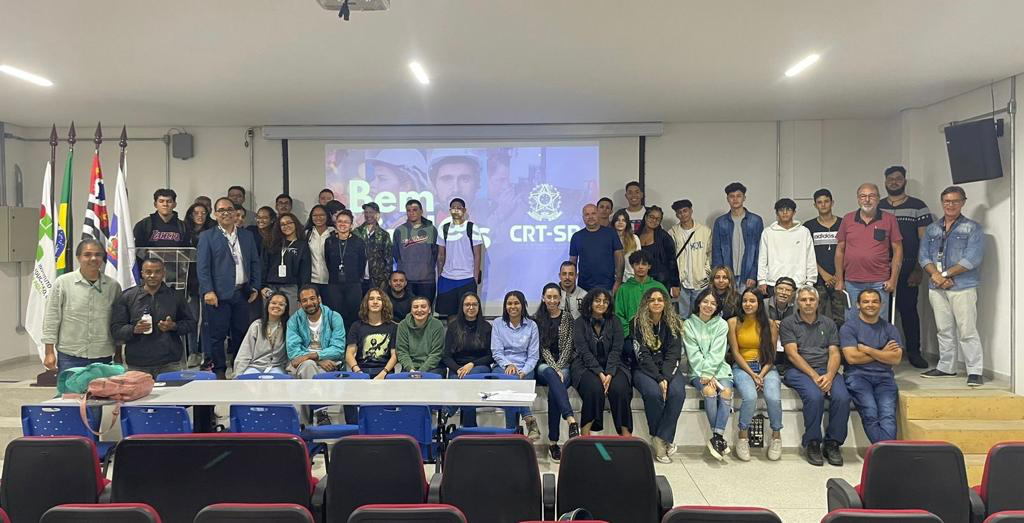 Palestrante Sr. Carlos Tobias, docentes e alunos do curso técnico em edificações do IFSP Campus Caraguatatuba