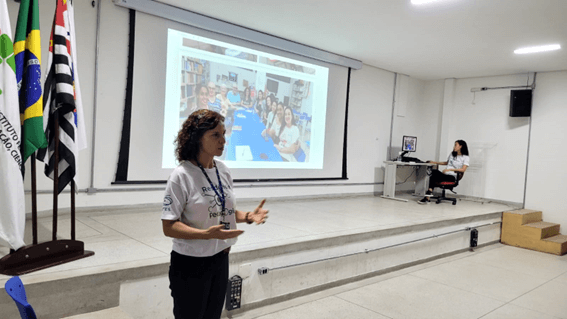 Imagem 13 – Professora Divina de Fátima dos Santos