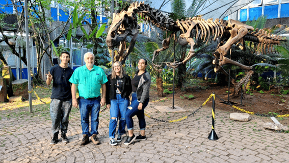 Imagem 14 – Elian, Ricardo, Kamily e Livia no Instituto de Geociências da USP