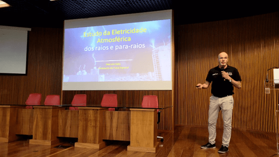 Imagem 6 – Apresentação feita pelo professor Marcelo Saba