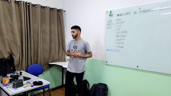 Imagem 12 – José Walter em sua apresentação na quinta-feira