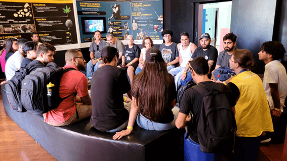 Imagem 18 – Roda de conversa sobre o tema das drogas e as questões sociais envolvidas