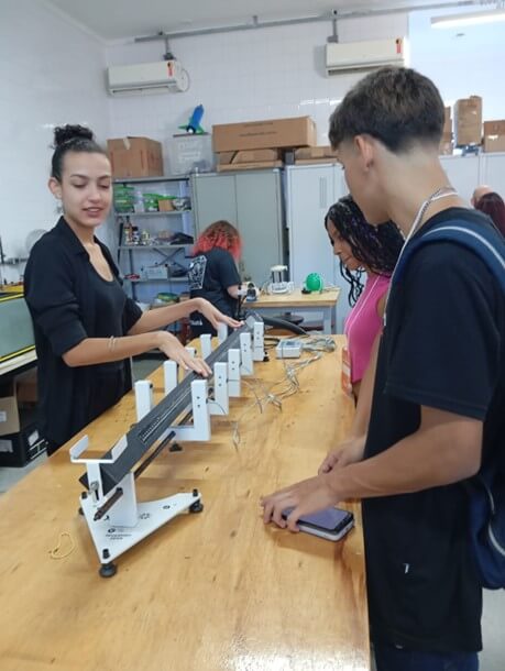 Imagem 4 – Experimento com o trilho de ar