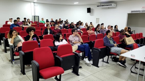 Imagem 2 – Parte do público presente neste cinedebate