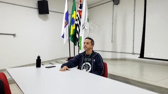 Imagem 6 – Manoel discute alguns temas abordados no episódio exibido