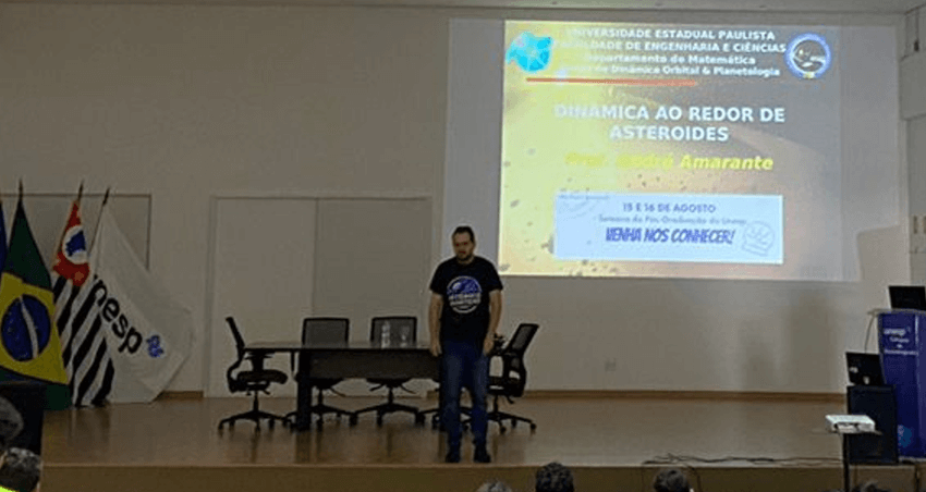 Imagem 21 – Palestra sobre dinâmica ao redor de asteroides