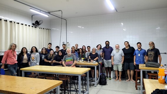 Imagem 1 – Licenciandos em física e professores
