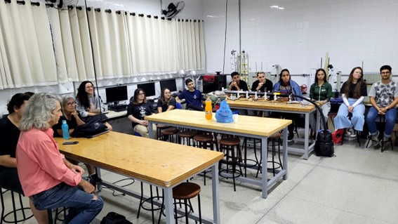 Imagem 3 – Licenciandos em física que participaram da reunião