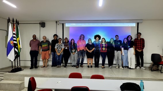 Imagem 1 – Professores e alunos que ajudaram na organização da 3a Virada Astronômica