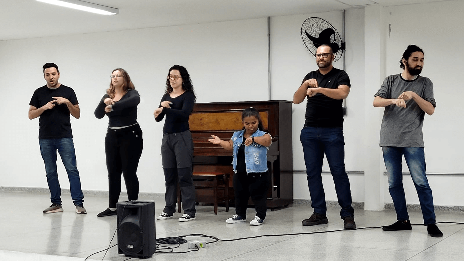 Imagem 3 – Interpretação em Libras da canção 