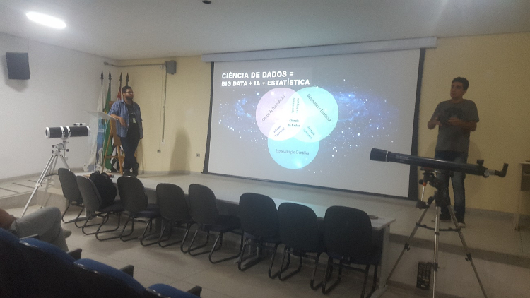 Apresentação realizada durante o 4º Minicurso de Astronomia