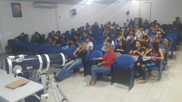 Público presente no 2º dia de aula do 4º Minicurso de Astronomia