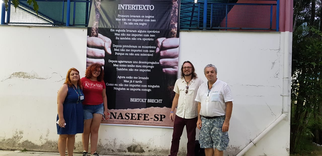 Maira, Larissa, Jeferson e Ricardo, antes do início do colóquio