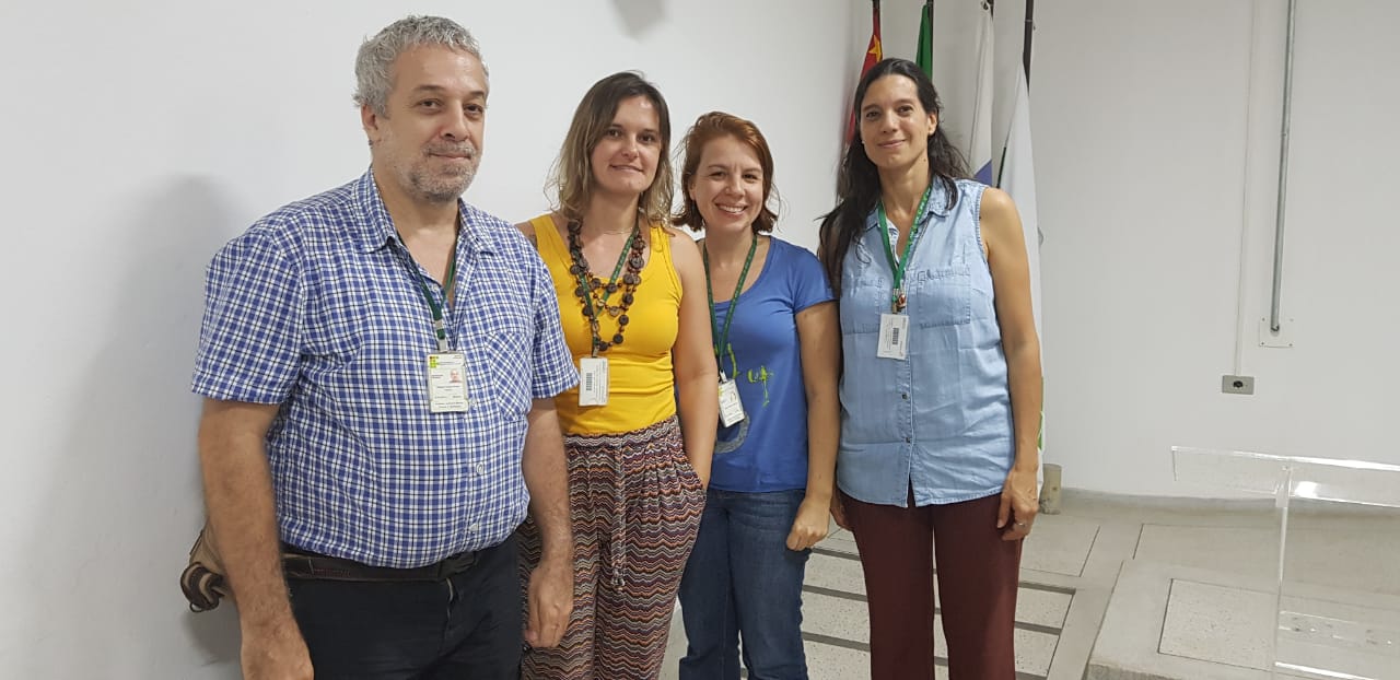 Foto: Professores Ricardo, Juliana, Priscila e Soledad na sessão de 4ª feira de tarde