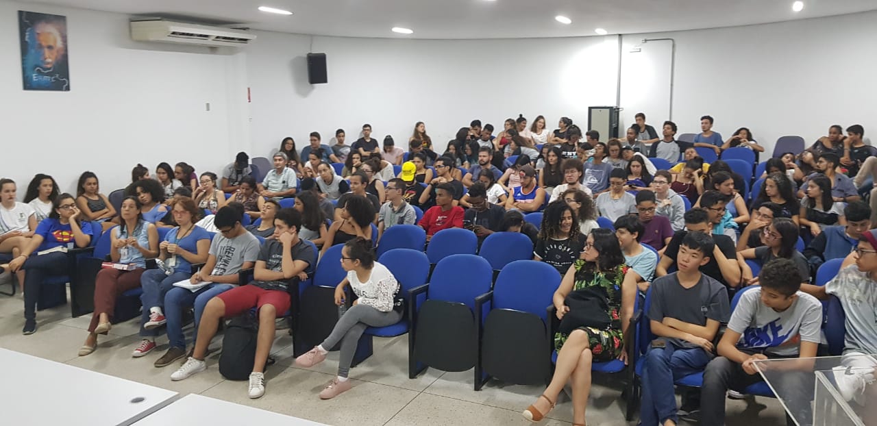 Foto: Público presente debate os curtas exibidos na 4ª feira de tarde