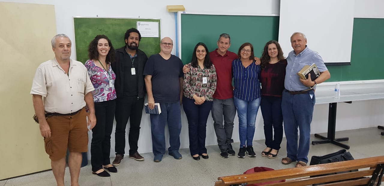 Foto: Professores Ricardo, Ana Maria, Carlos, Dionysio, Patricia, Rodrigo, Maria do Carmo, Janice e Ladislau Dowbor