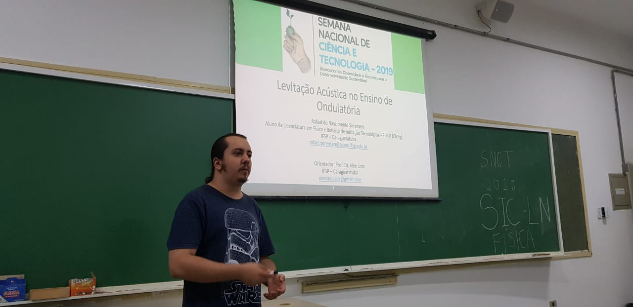 Foto: Apresentação de Rafael Sorensen realizada sob a orientação do professor Alex Lino