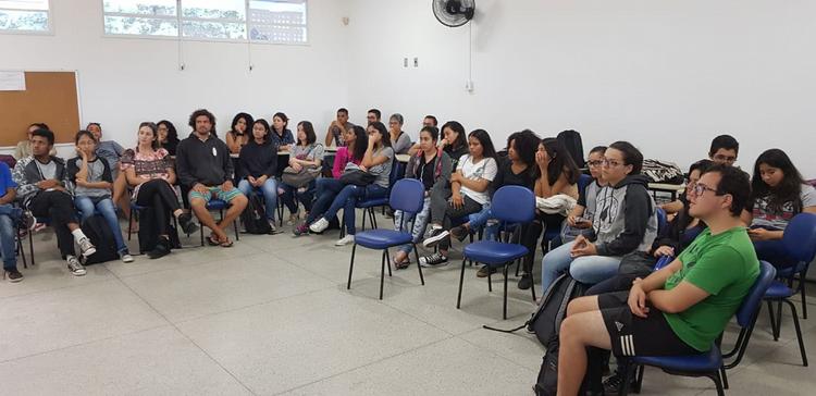 Público presente à oficina Rodeados por preconceitos da manhã