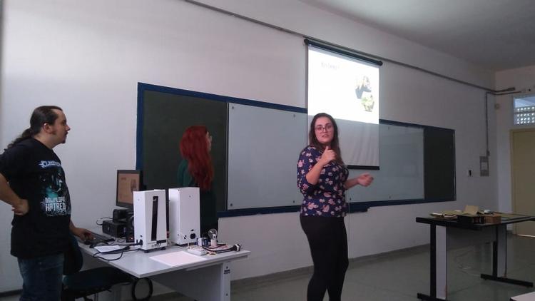 Rafael, Lara e Larissa durante a oficina