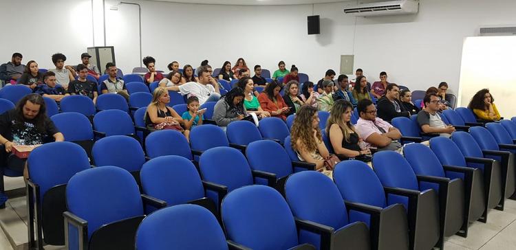 P&uacute;blico presente que assistiu a palestra da professora Juliana Jodas