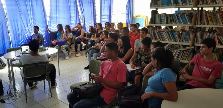 Alunos da Escola Vereador Benedito que assistiram as apresentações realizadas