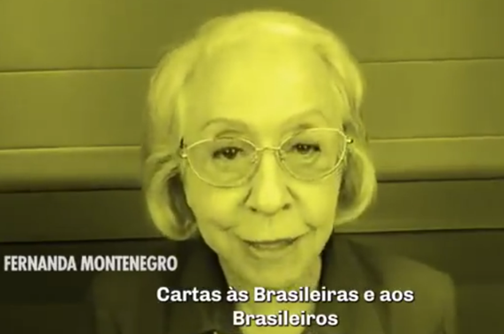 Imagem 7 – Fernanda Montenegro lendo o início da carta pela democracia