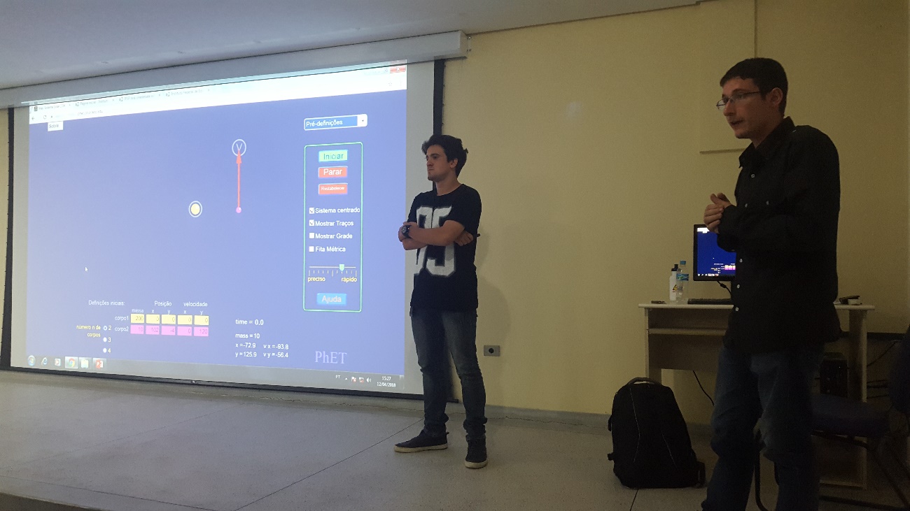Rafael Brock explica a respeito de simulação do site PhET