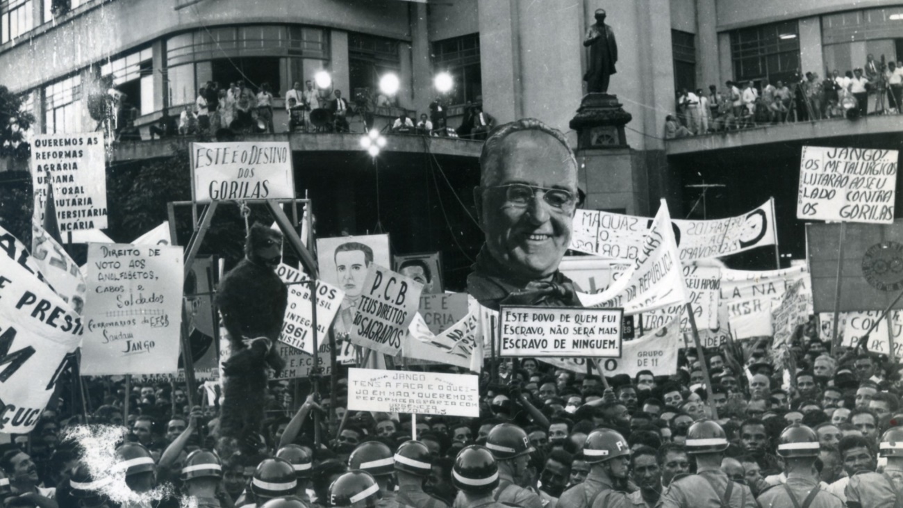 Cena do documentário "O dia que durou 21 anos"