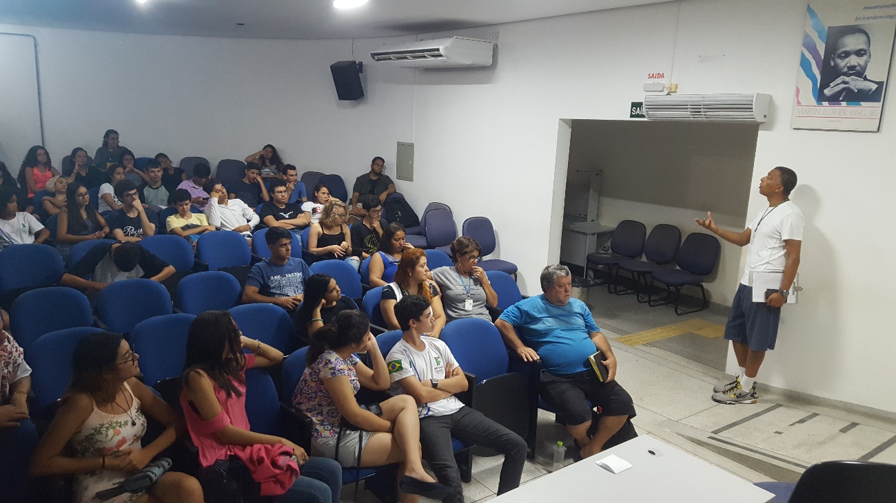 Professor Alexandre reflete sobre problemas discutidos pelo documentário