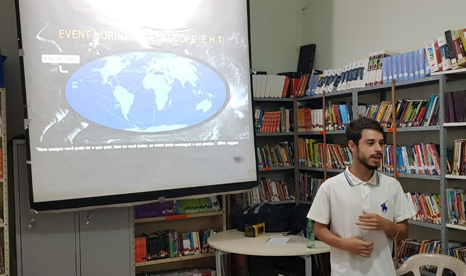 Foto: Apresentação de Vinicius Carvalho na Escola Aurea