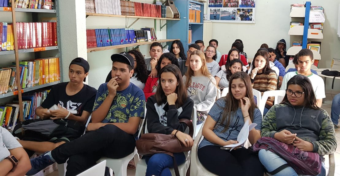 Foto: Alunos da Escola Aurea que assistiram as apresentações