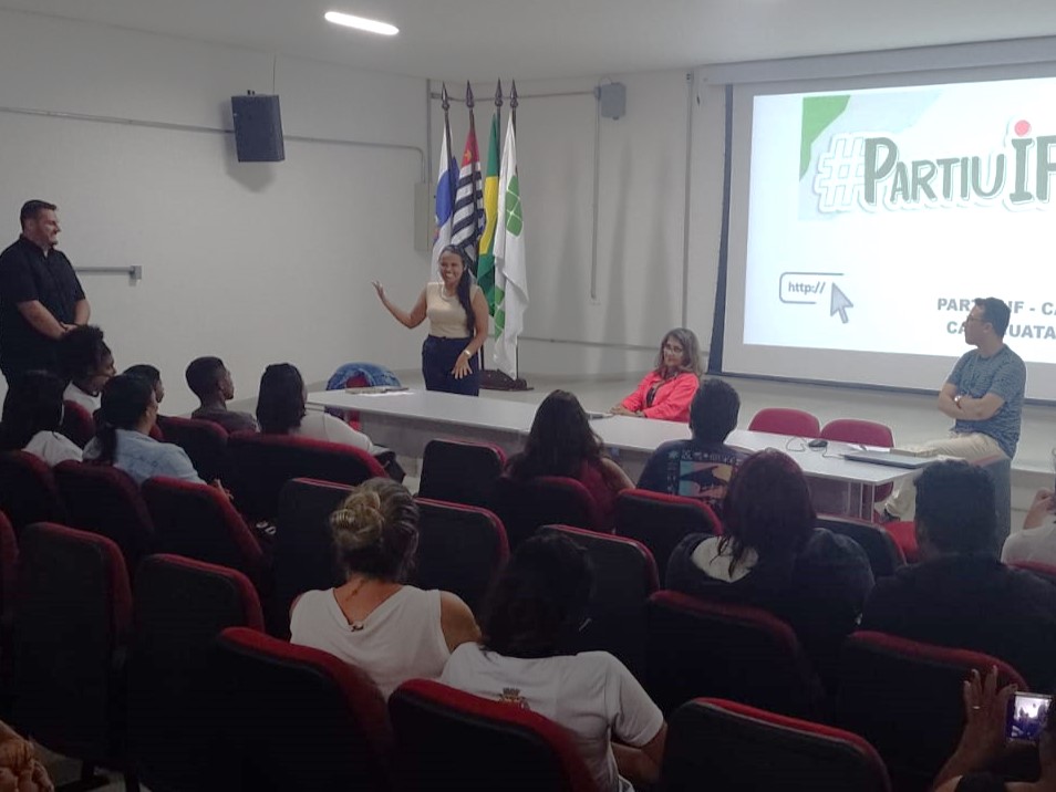 Apresentação das alunas Deborah e Jane
