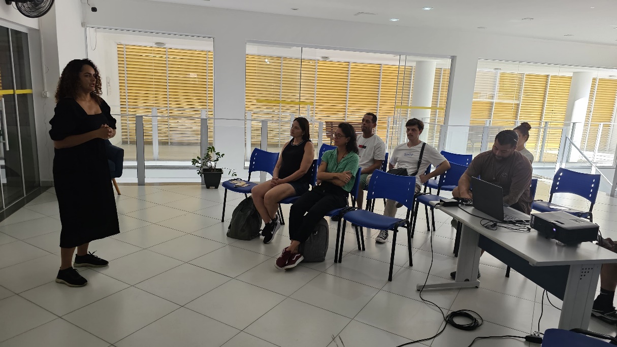Imagem 4: Palestra da arquivista Andreia no Arquivo Municipal