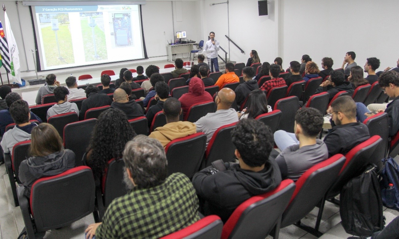 Imagem 2: a atividade reuniu docentes, discentes e representantes da comunidade externa.
