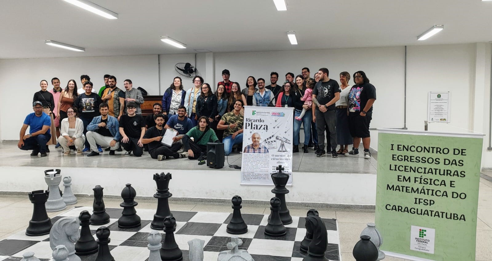 Imagem 2 - Docentes, discentes e egressos da Licenciatura em Física