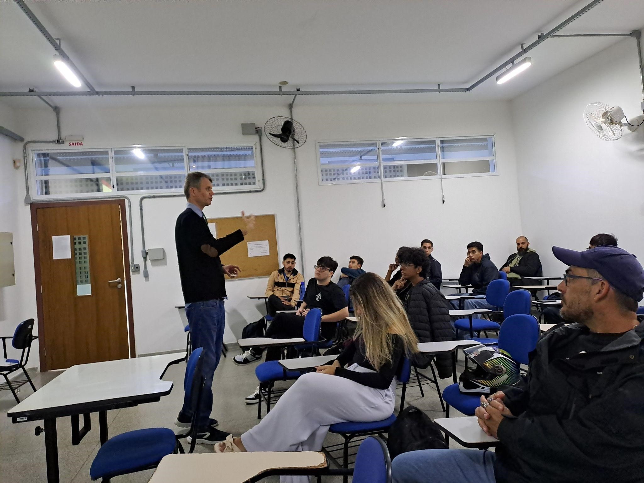 Imagem 2: Prof. Márcio em sua explanação