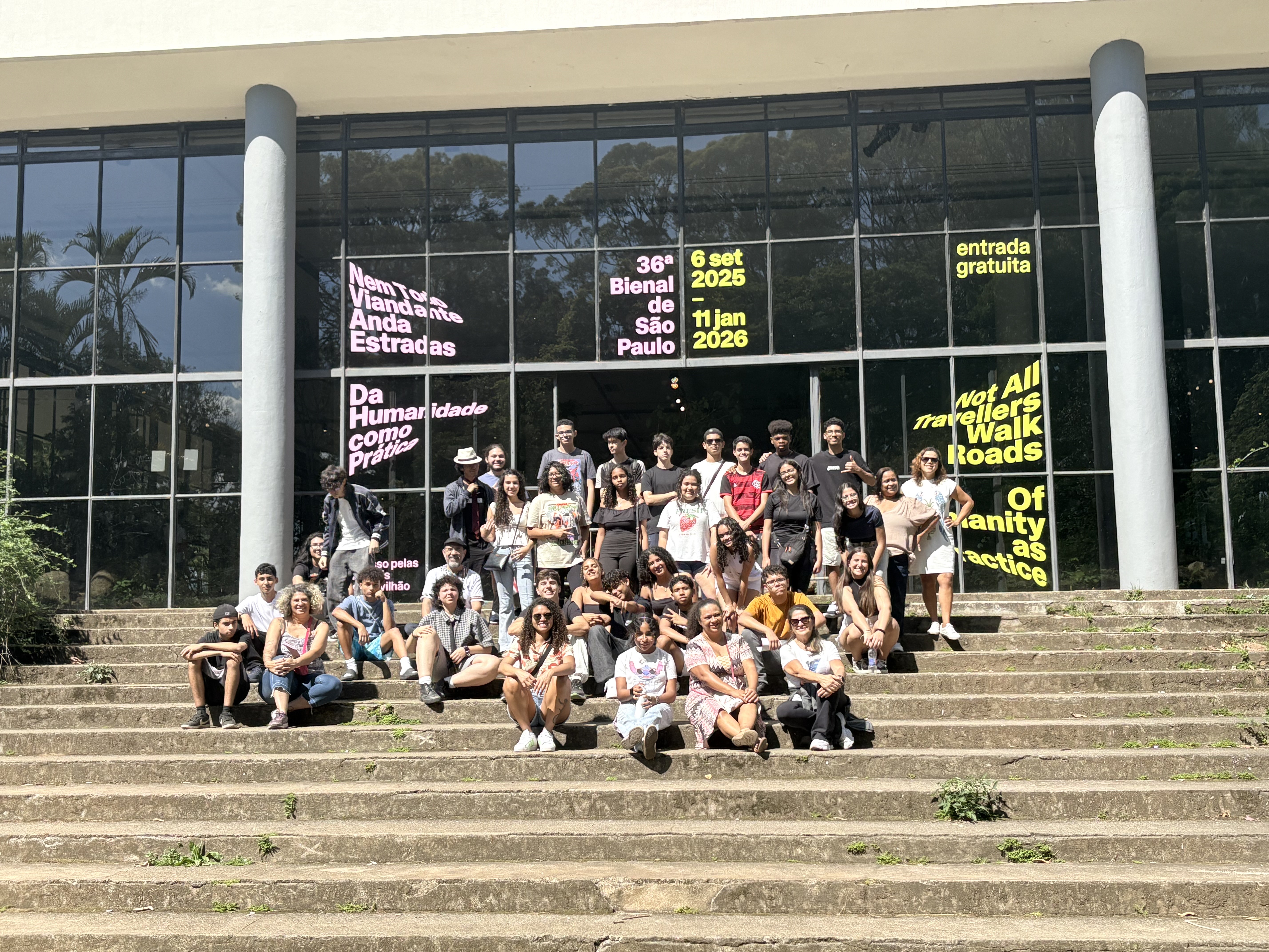 Imagem 4: Turma do 1º Técnico em Informática Integrado ao Ensino Médio e do 4º semestre do PROEJA visitando a 36ª Bienal de Arte de São Paulo