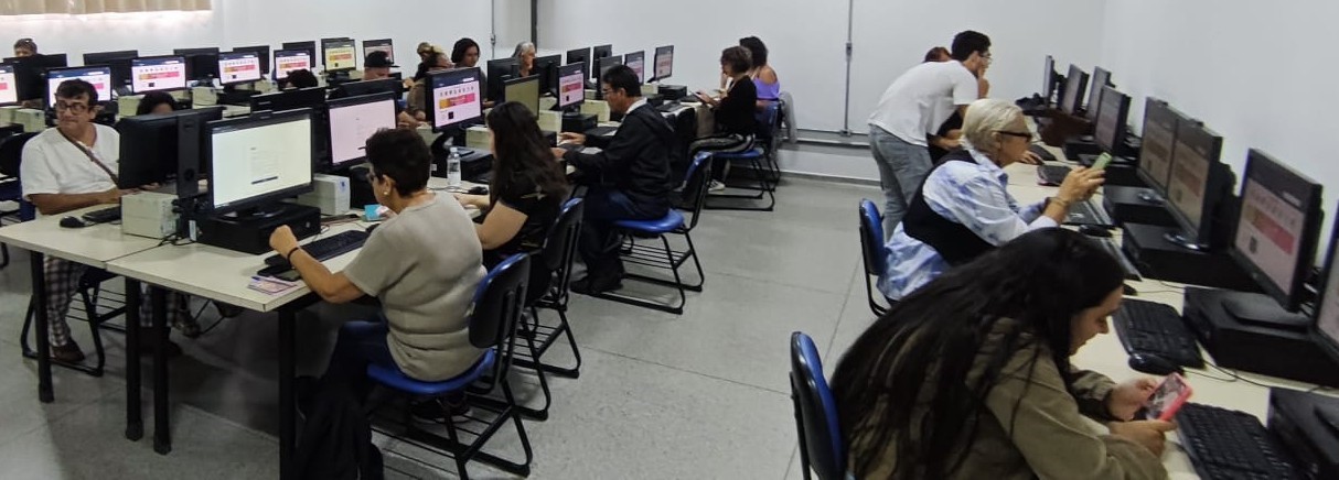 Imagem 3: Artesãos em testes e formações do projeto no IFSP-CAR, com mais de 60 participantes
