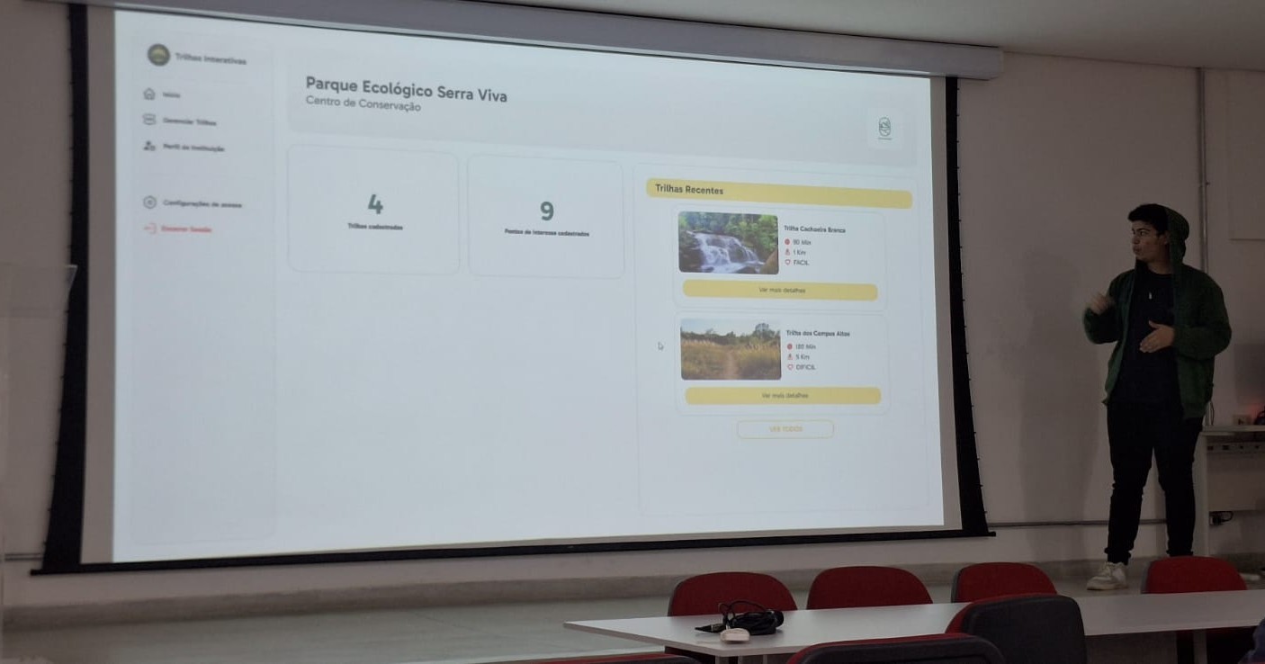 Imagem 2: Durante a apresentação, os estudantes detalharam as funcionalidades do aplicativo e as decisões técnicas adotadas no desenvolvimento.